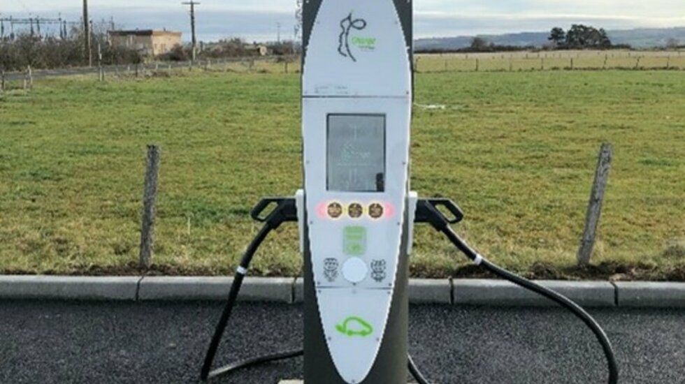 BORNES DE RECHARGE ELECTRIQUE SUR MOLOMPIZE