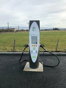 BORNES DE RECHARGE ELECTRIQUE SUR MOLOMPIZE